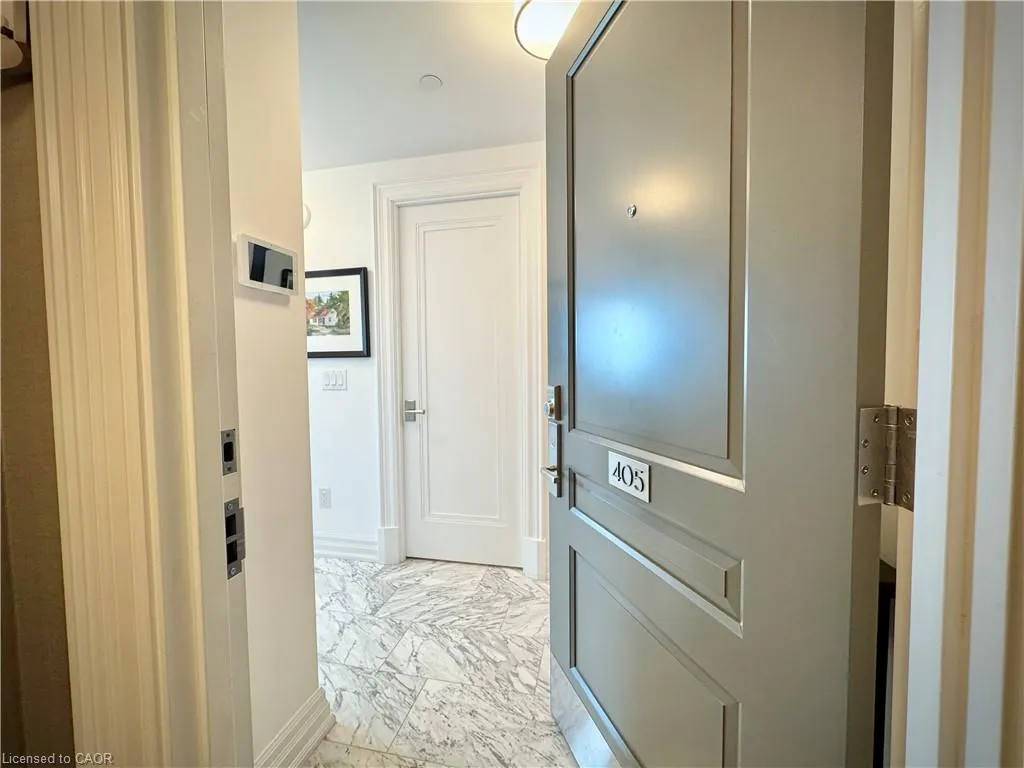 2060 Lakeshore Road, #405