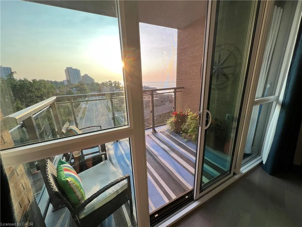 2060 Lakeshore Road, #405
