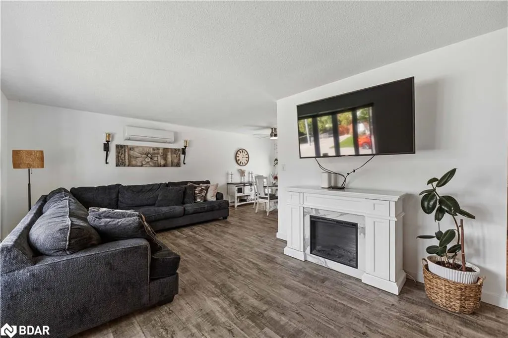 28 Gibbard Crescent