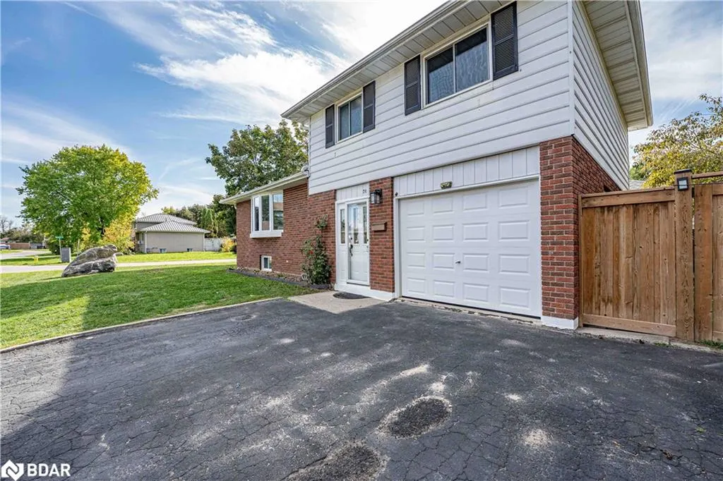 28 Gibbard Crescent