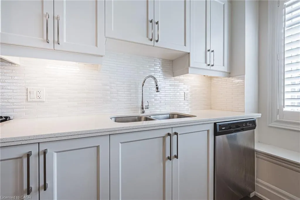 111 Wilson Street, #6
