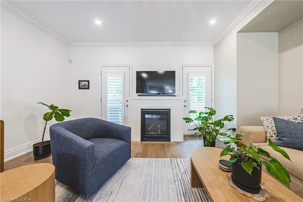 111 Wilson Street, #6