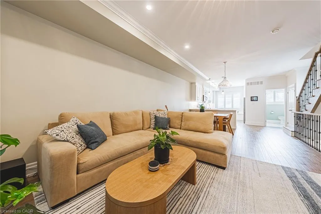 111 Wilson Street, #6
