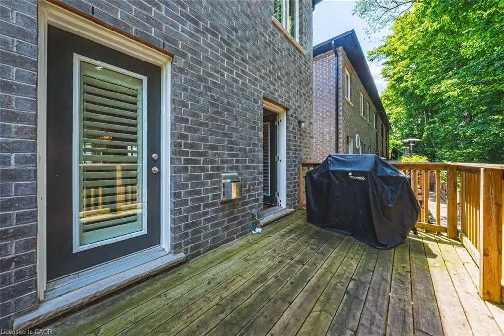111 Wilson Street, #6