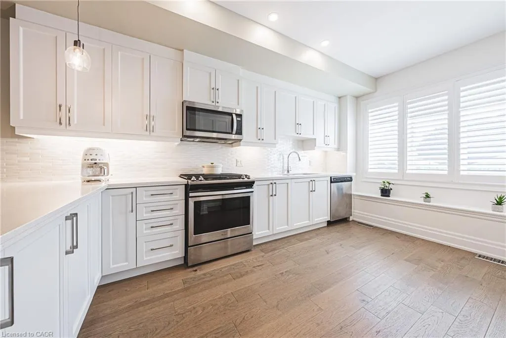 111 Wilson Street, #6
