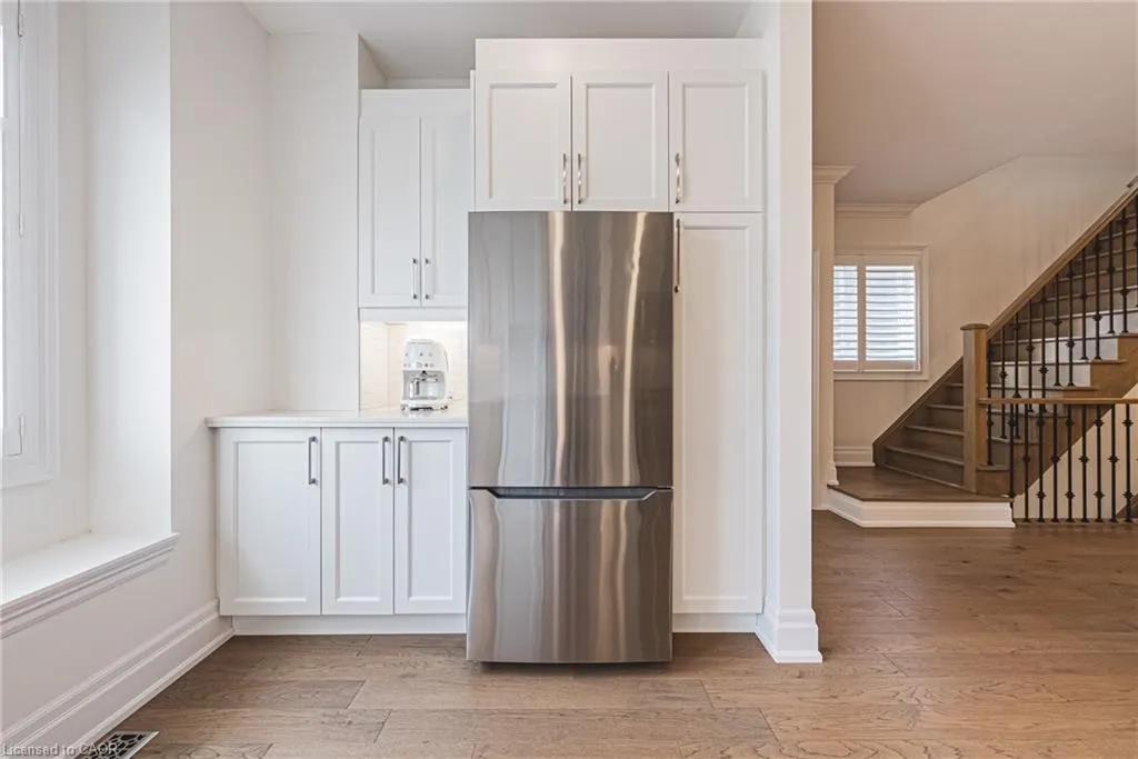 111 Wilson Street, #6