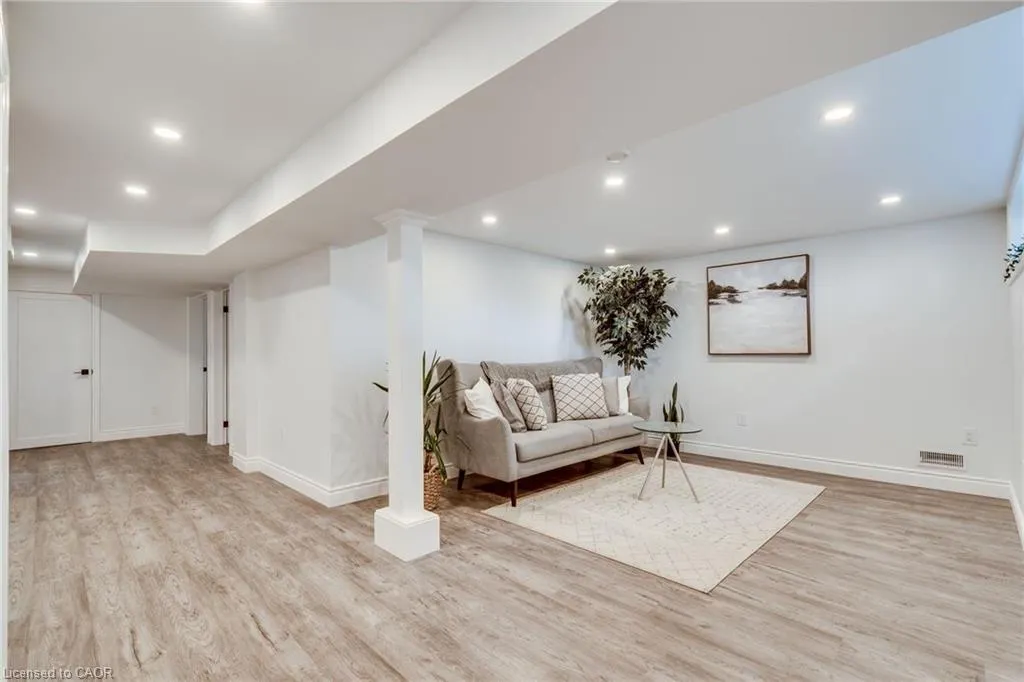 236 Fernwood Crescent, #2