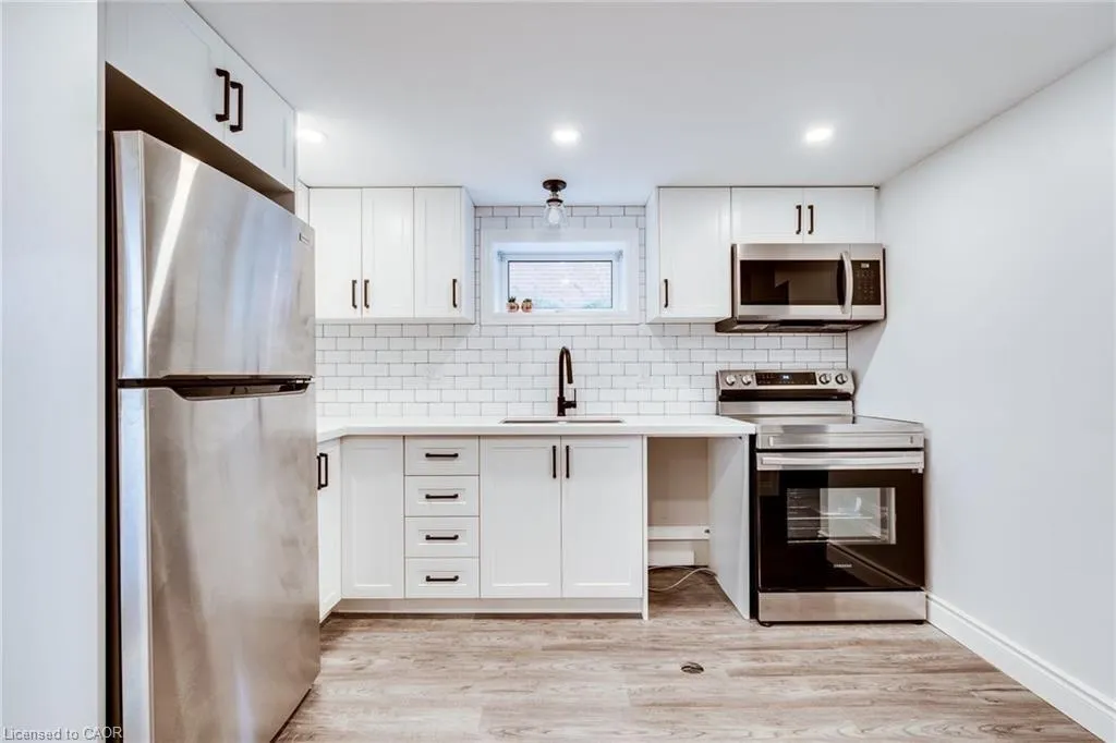 236 Fernwood Crescent, #2