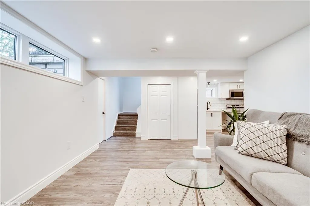 236 Fernwood Crescent, #2