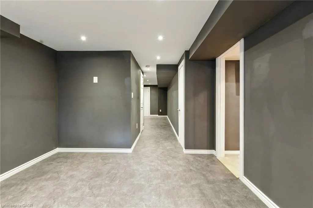 17 Dennis Drive