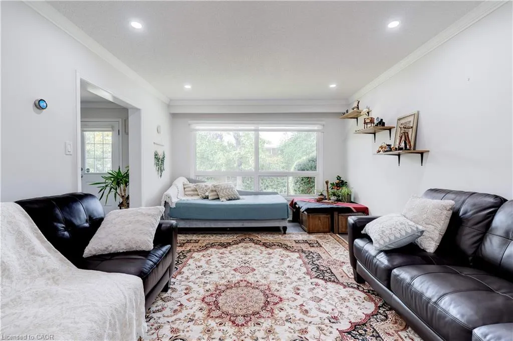 5475 Lakeshore Road, #19