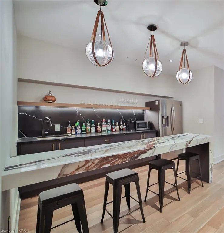 2284 Sideroad 1