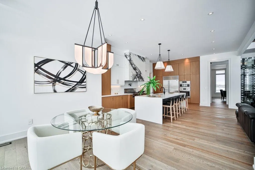 2284 Sideroad 1