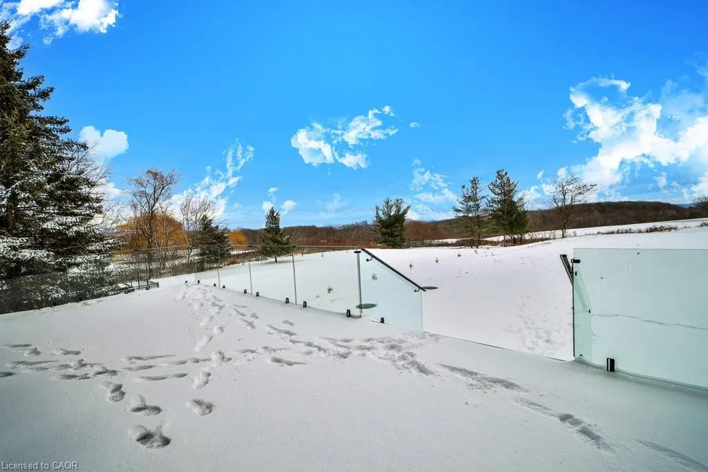 2284 Sideroad 1