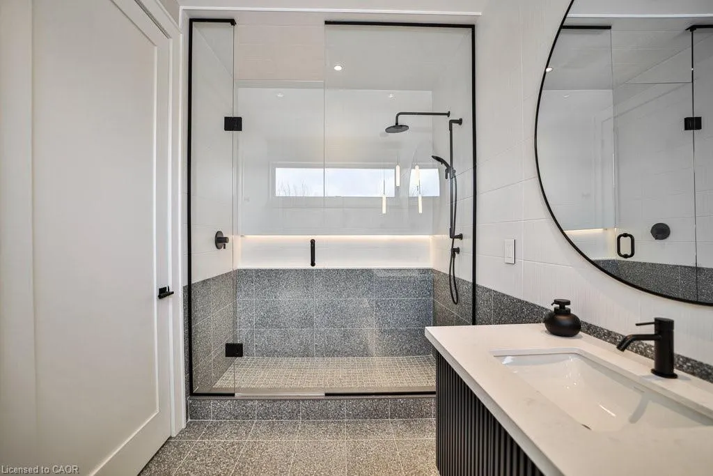 2284 Sideroad 1