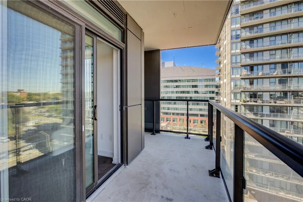 55 Duke Street W, #802