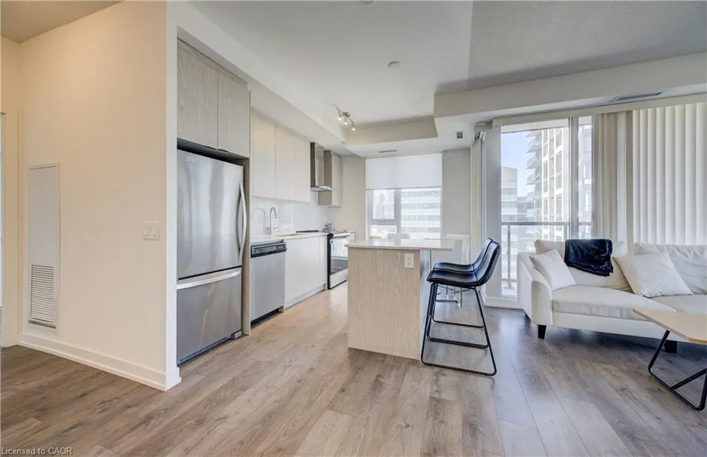 55 Duke Street W, #802