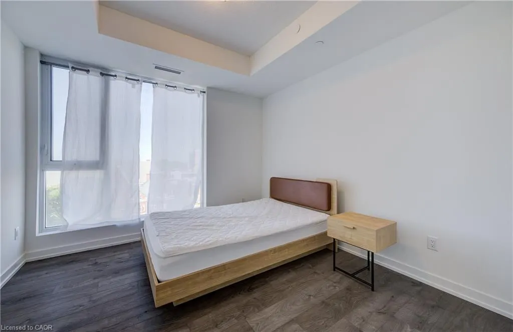 55 Duke Street W, #802