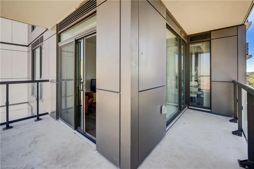 55 Duke Street W, #802