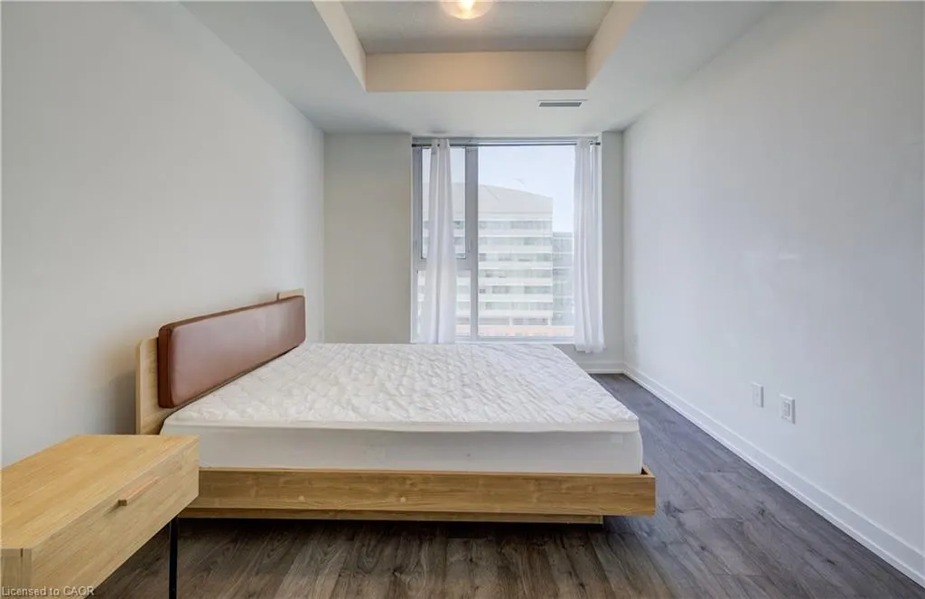 55 Duke Street W, #802