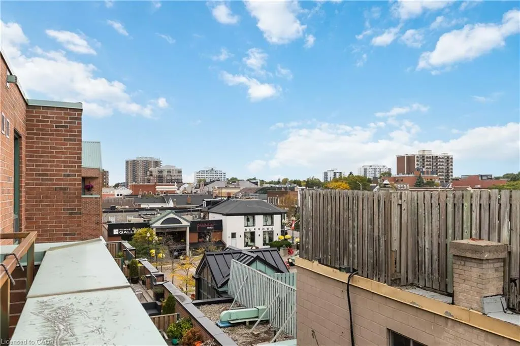221 Robinson Street, #403