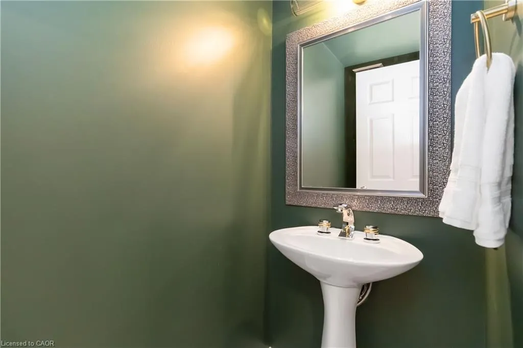221 Robinson Street, #403