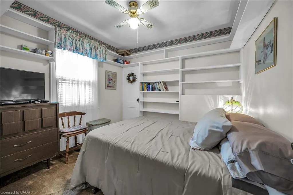 27 Paradise Road N