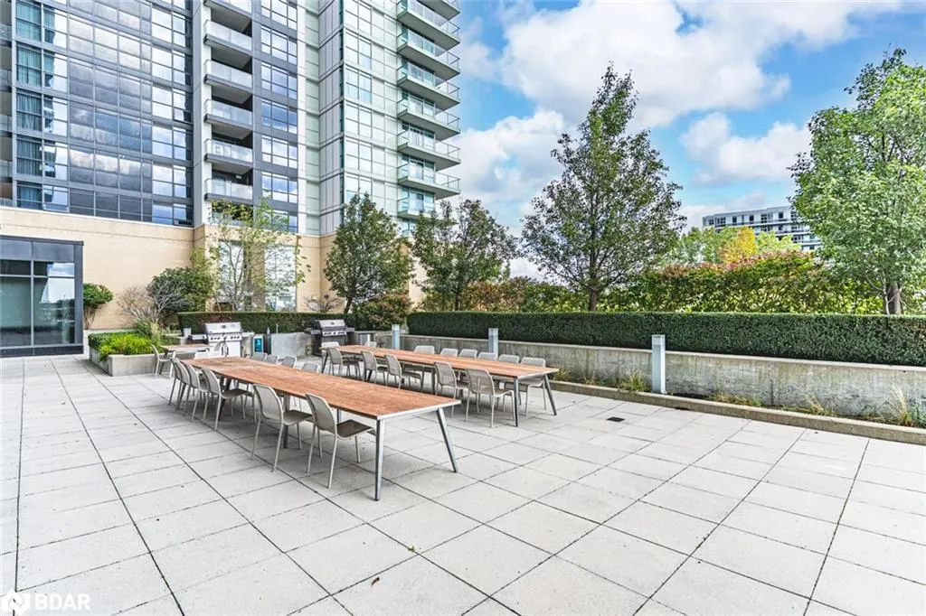 15 Singer Court, #1106