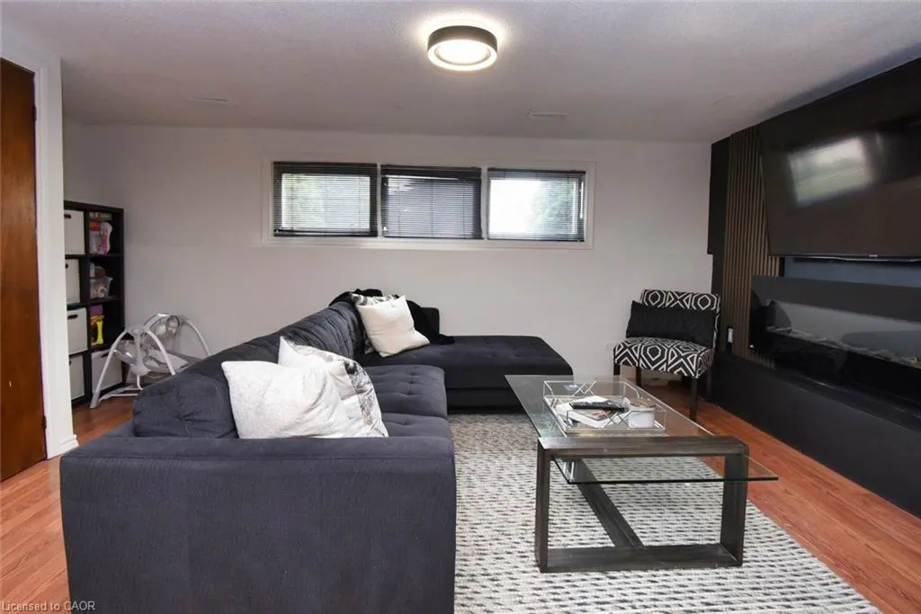 14 Basin Crescent