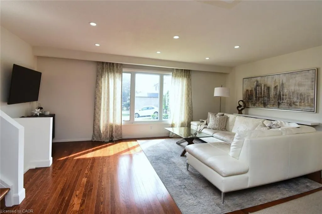 14 Basin Crescent