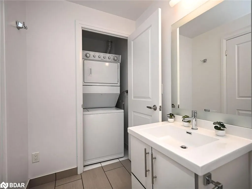 55 Speers Road, #1210