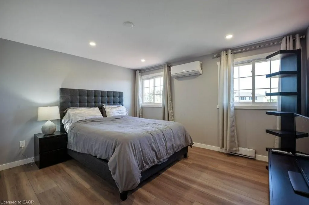 107 Dinison Crescent
