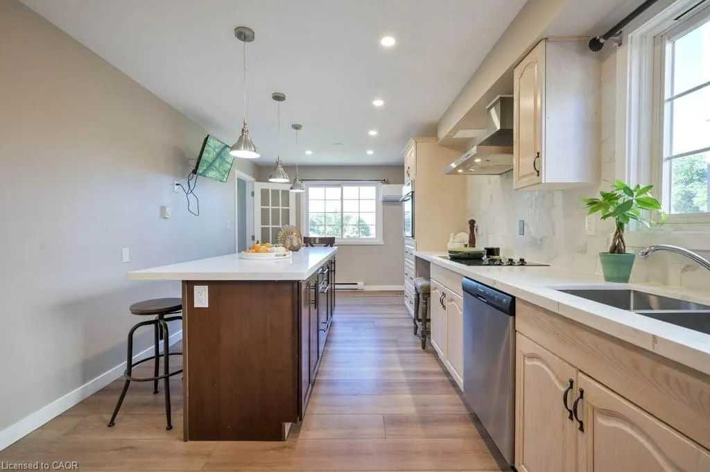 107 Dinison Crescent