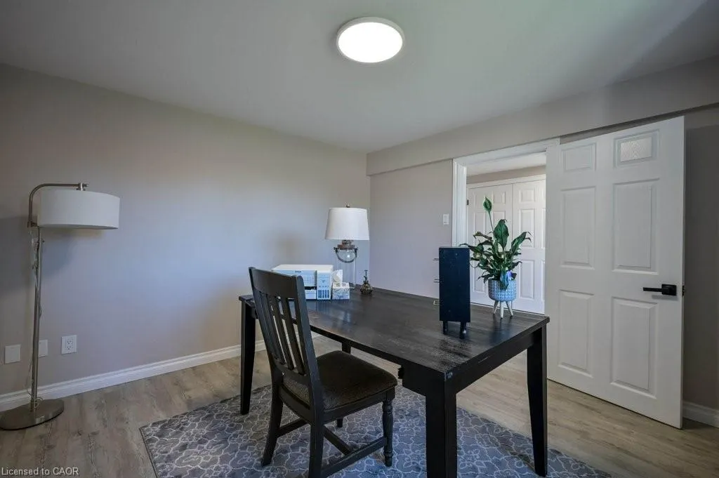 107 Dinison Crescent
