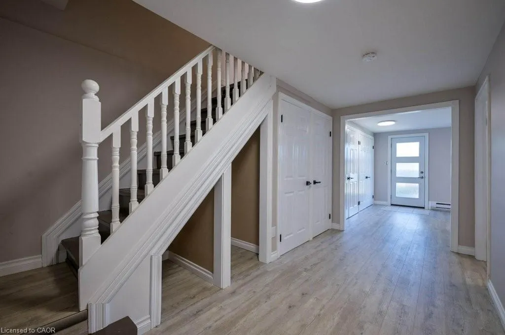 107 Dinison Crescent