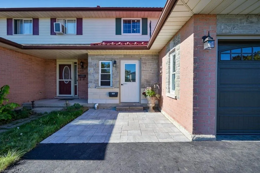 107 Dinison Crescent