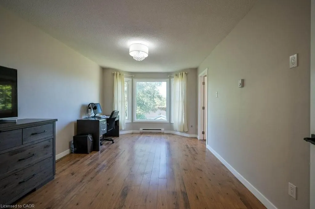 107 Dinison Crescent