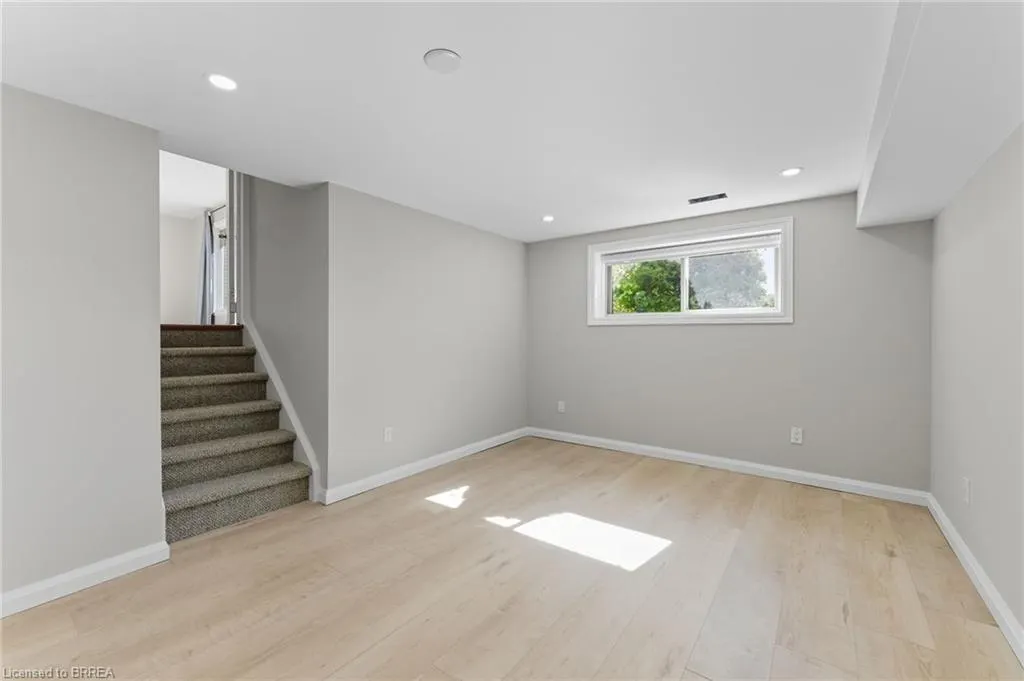 30 Forsythe Avenue