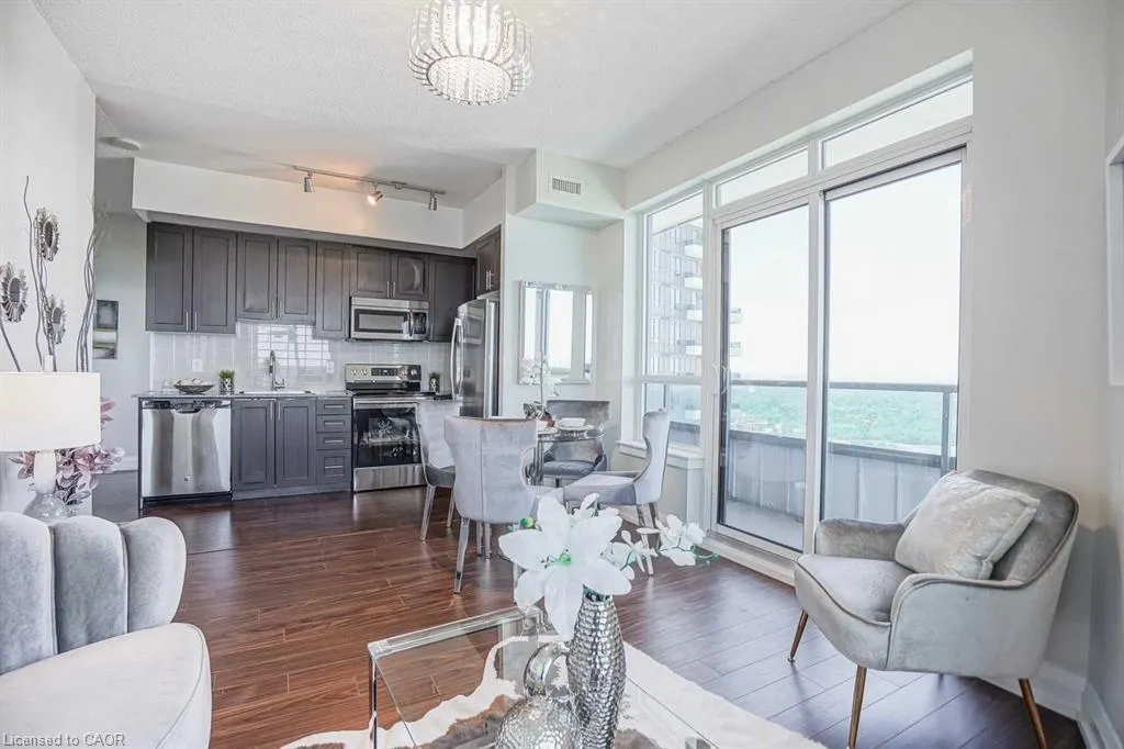 7161 Yonge Street, #2731