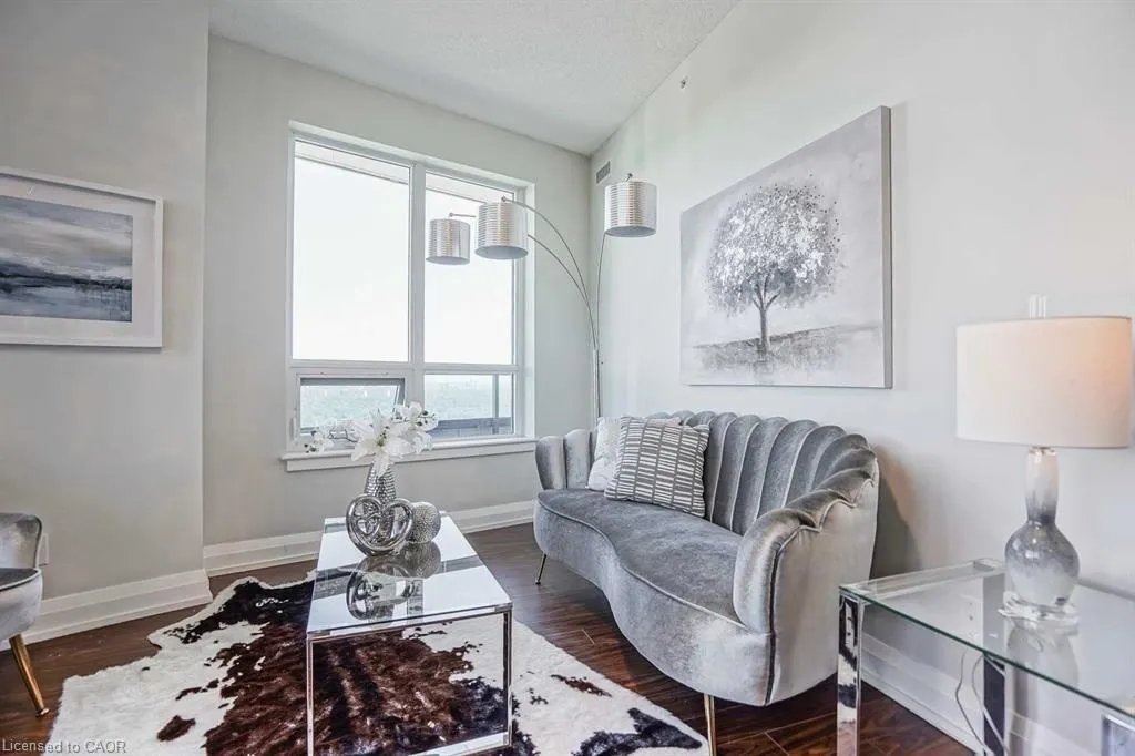 7161 Yonge Street, #2731