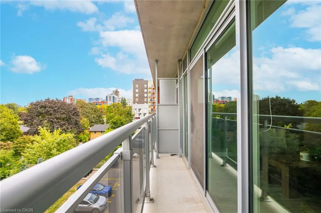 308 Lester Street, #406