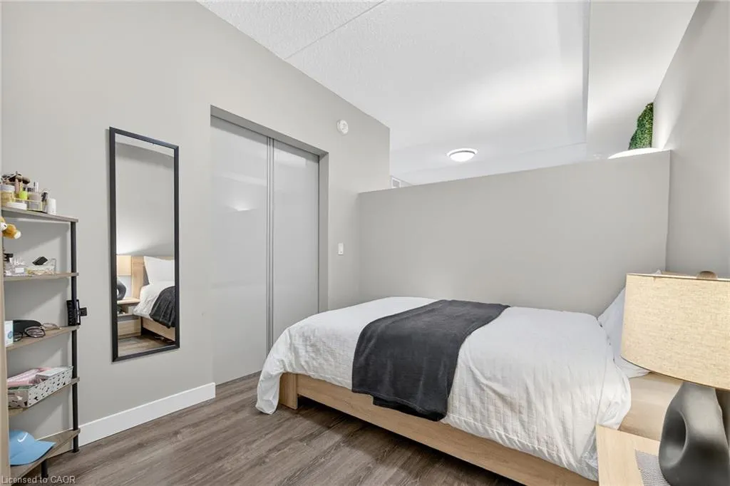 308 Lester Street, #406