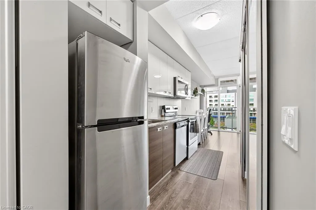 308 Lester Street, #406