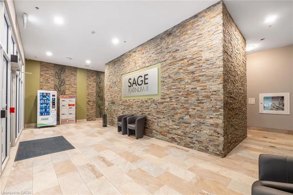 308 Lester Street, #406