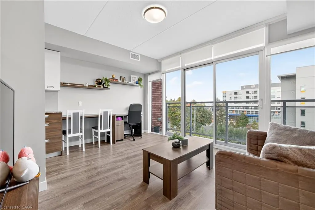 308 Lester Street, #406