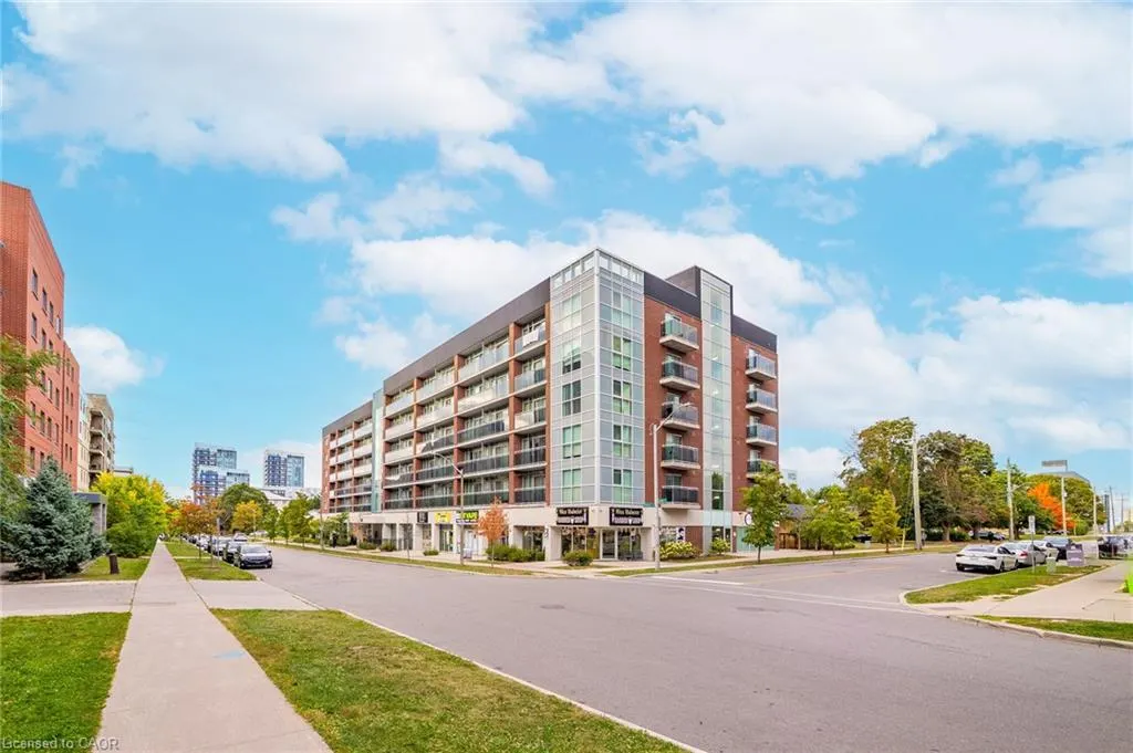 308 Lester Street, #406