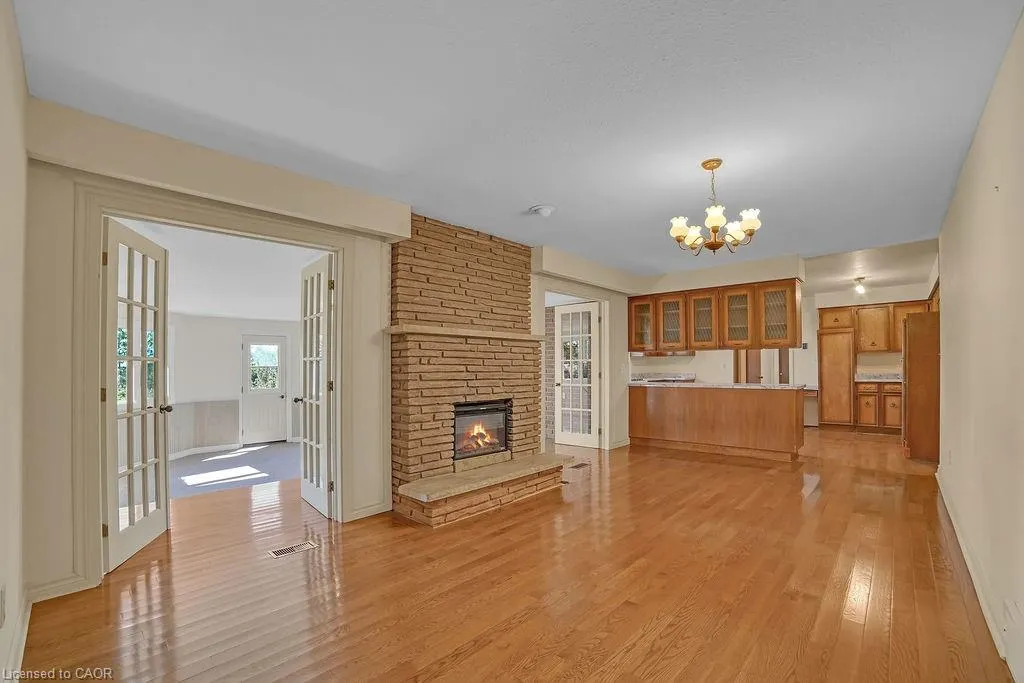 585 Junction Road