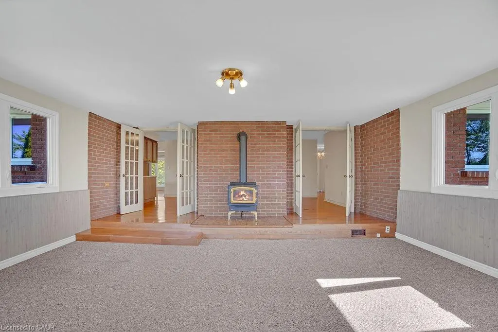 585 Junction Road