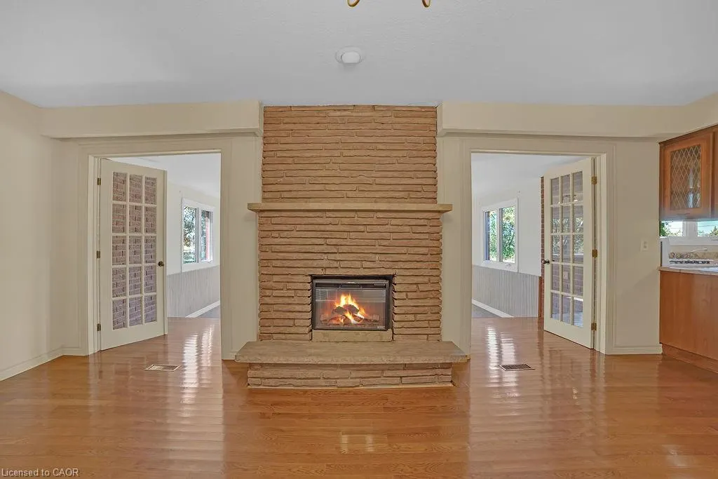 585 Junction Road
