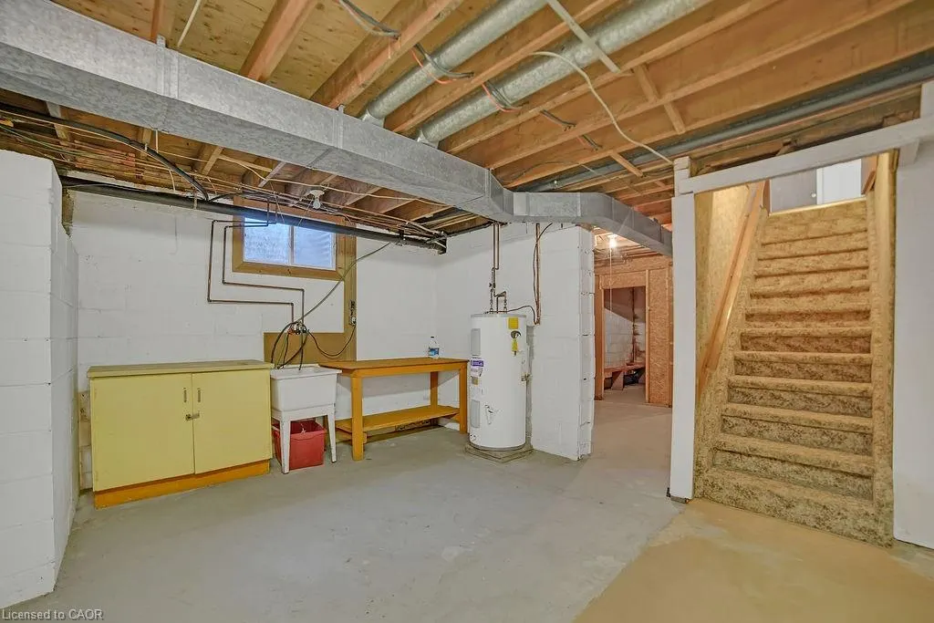 585 Junction Road